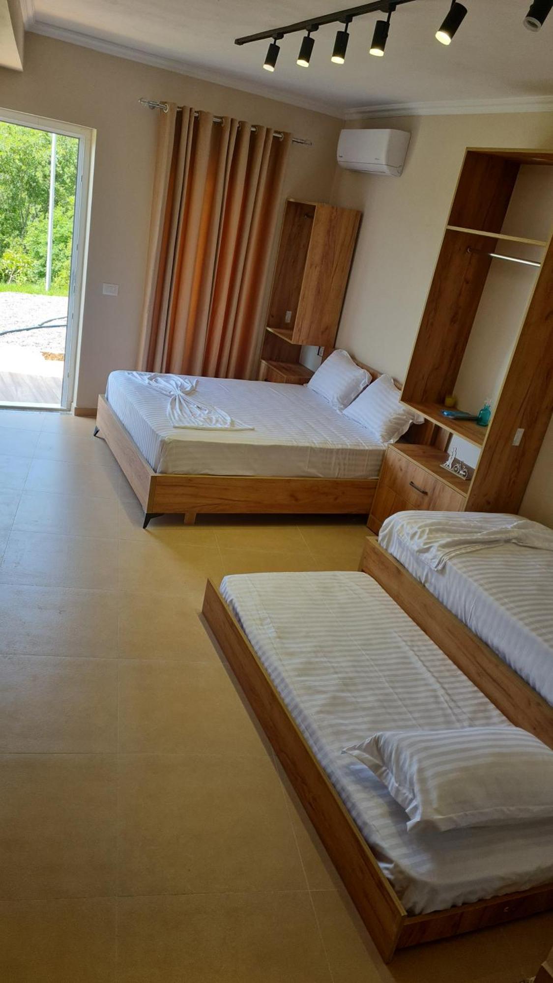 דורס Sol Apartments Gjiri Lalzit מראה חיצוני תמונה